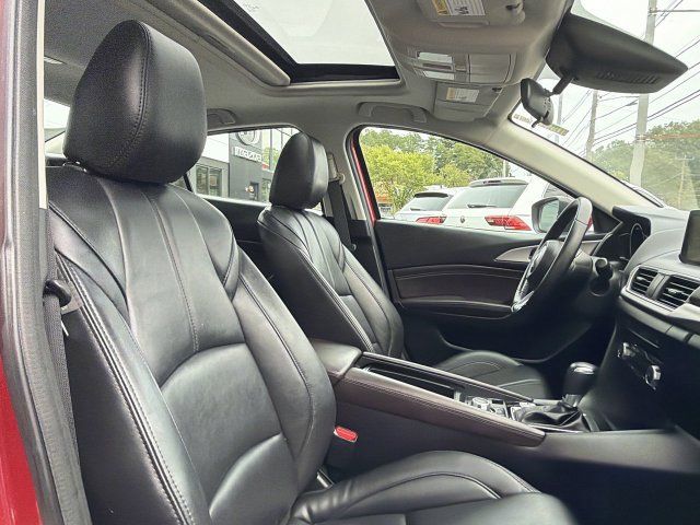 Used 2018 MAZDA MAZDA3 Touring FWD image 25
