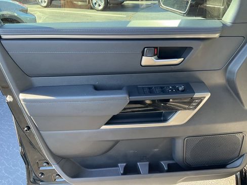 Used 2025 Toyota Tundra Limited image 3