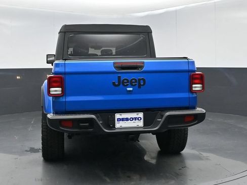 Used 2025 Jeep Gladiator Sport AWD/4WD image 7