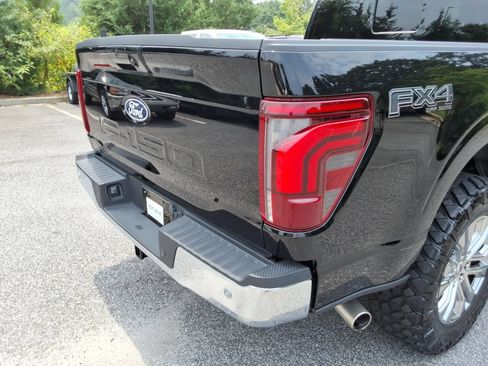Used 2025 Ford F150 Lariat w/ Equipment Group 502A High AWD/4WD image 16