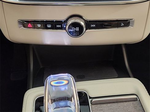 New 2026 Volvo XC90 B6 Ultra image 19