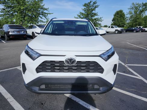 Used 2024 Toyota RAV4 XLE AWD/4WD image 10