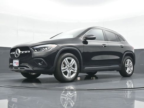 Used 2023 Mercedes-Benz GLA 250 4MATIC w/ Premium Package image 17