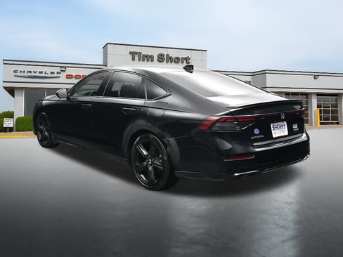 Used 2025 Honda Accord Sport image 3