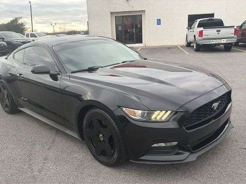 Used 2015 Ford Mustang Coupe image 22