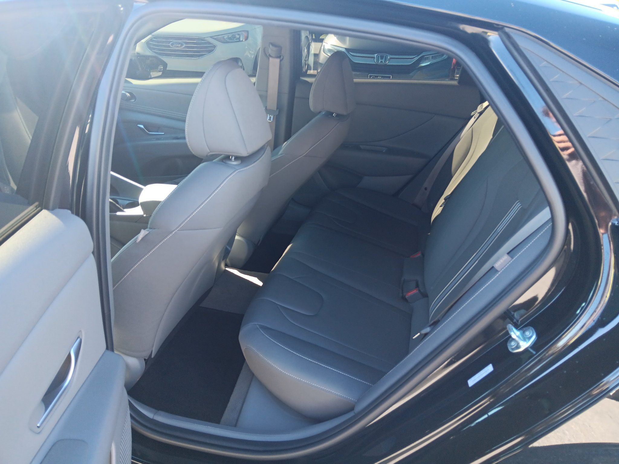 Used 2025 Hyundai Elantra Sport FWD image 17