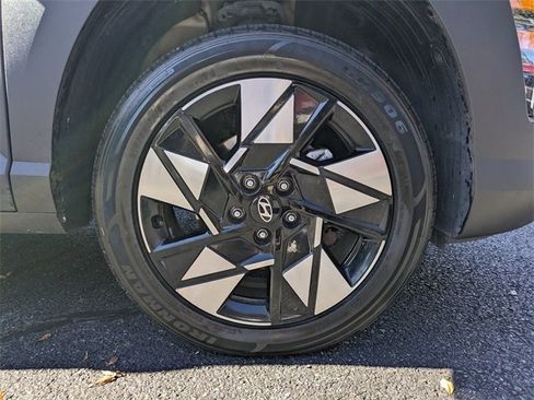 Used 2024 Hyundai Kona SEL image 11