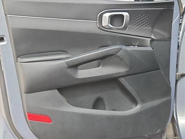 Used 2022 Kia Sorento LX FWD image 10