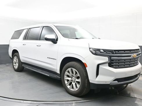 Used 2023 Chevrolet Suburban Premier image 2