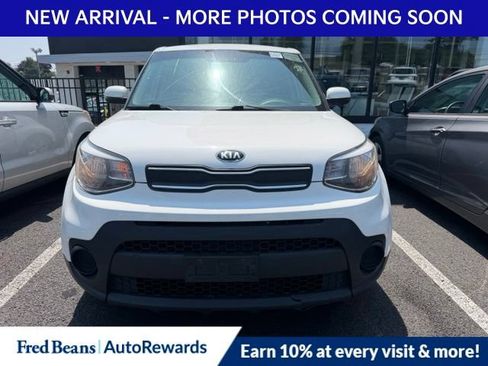 Used 2017 Kia Soul FWD image 2