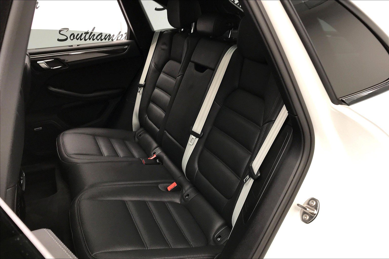 Used 2020 Porsche Macan GTS AWD/4WD image 18