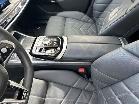 Certified 2024 BMW 760i xDrive w/ Executive Package AWD/4WD image 20