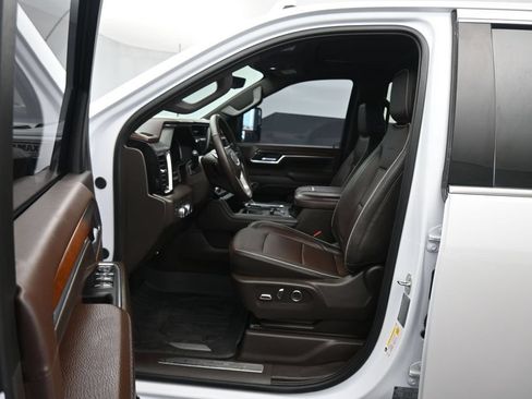 Used 2024 GMC Sierra 2500 Denali w/ Denali Reserve Package AWD/4WD image 12