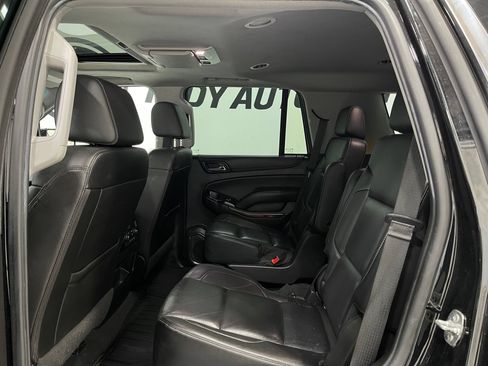 Used 2019 GMC Yukon SLT w/ Premium Edition AWD/4WD image 28