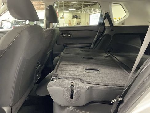 Used 2024 Nissan Rogue SV FWD image 24