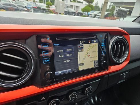 Used 2019 Toyota Tacoma TRD Off-Road AWD/4WD image 21