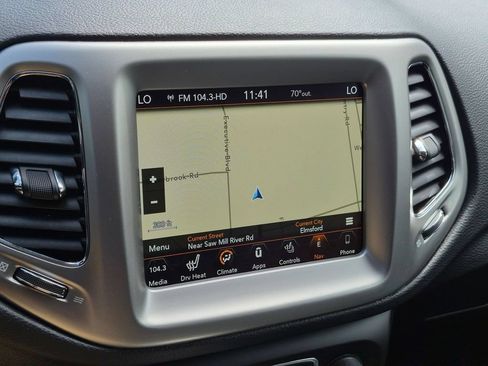 Used 2018 Jeep Compass Latitude w/ Popular Equipment Group AWD/4WD image 17