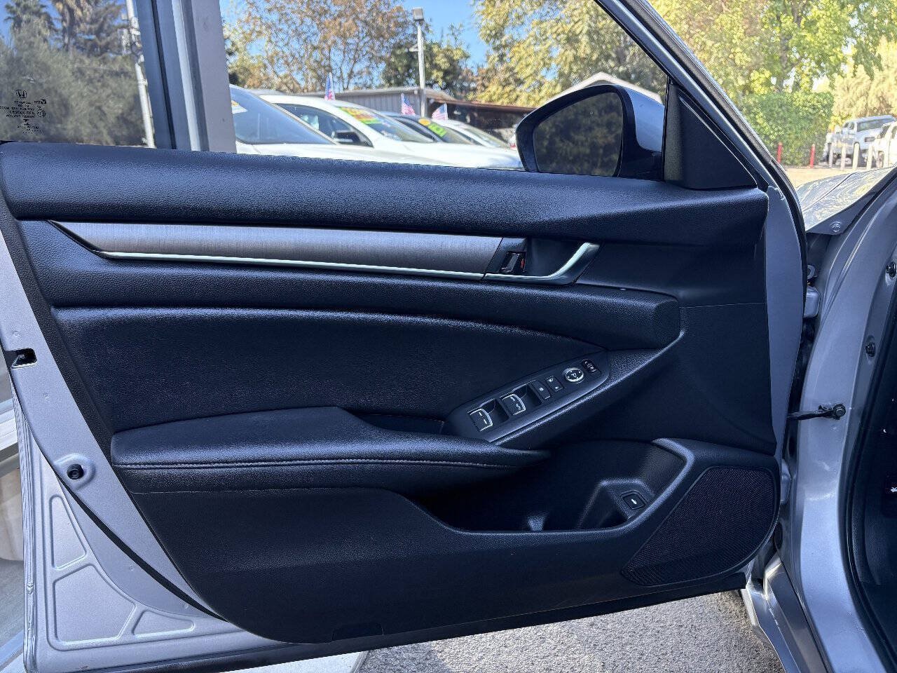 Used 2020 Honda Accord Hybrid image 9