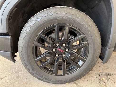 Used 2024 GMC Sierra 1500 Elevation w/ X31 Off-Road Package AWD/4WD image 11
