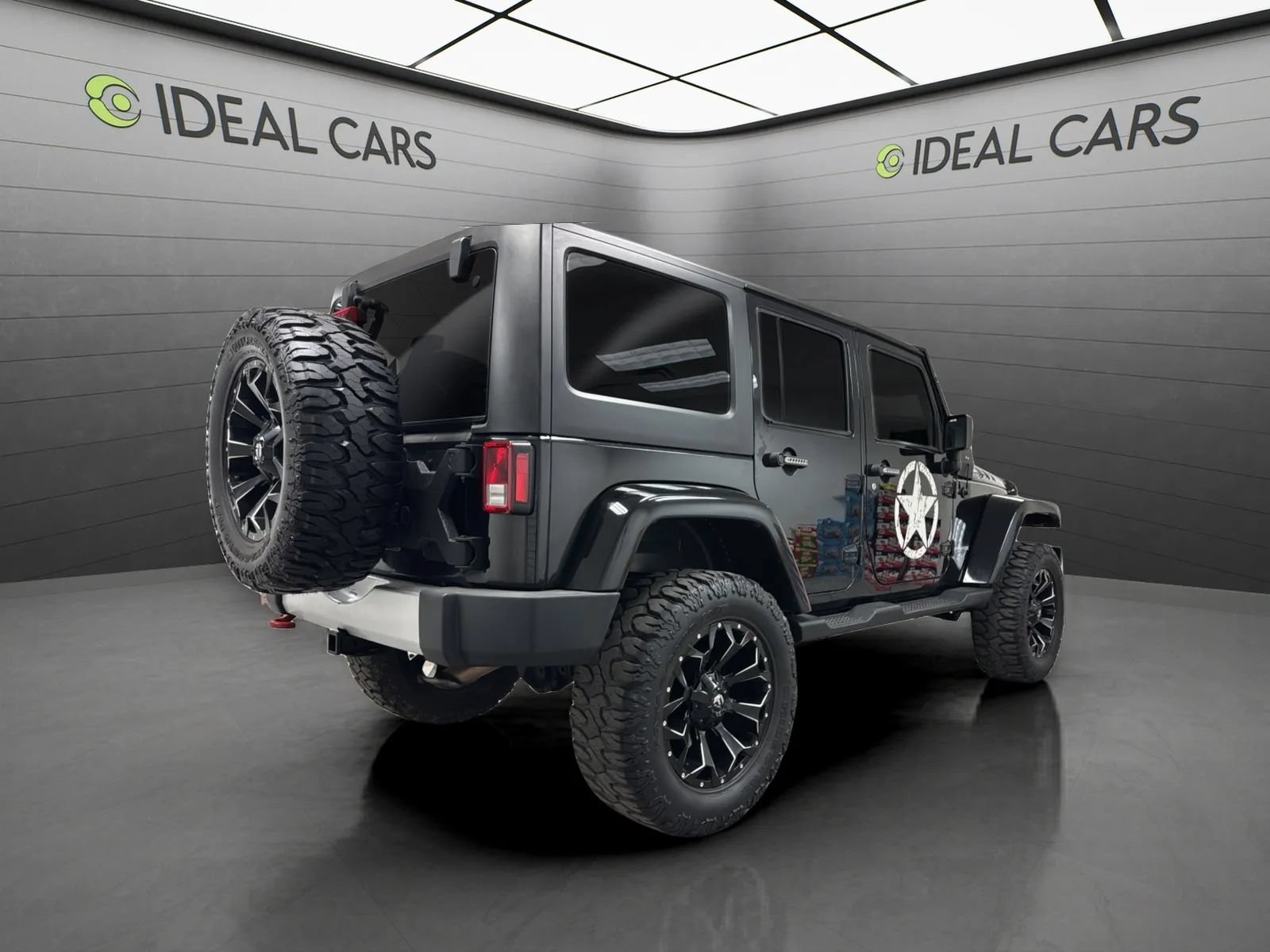 Used 2018 Jeep Wrangler Unlimited Sahara w/ Connectivity Group AWD/4WD image 5