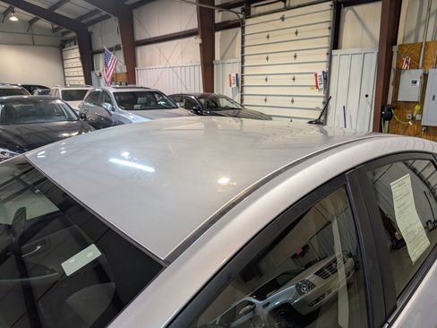 Used 2015 Toyota Prius Three image 10