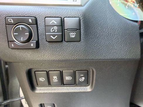 Used 2023 Lexus GX 460 Premium image 24