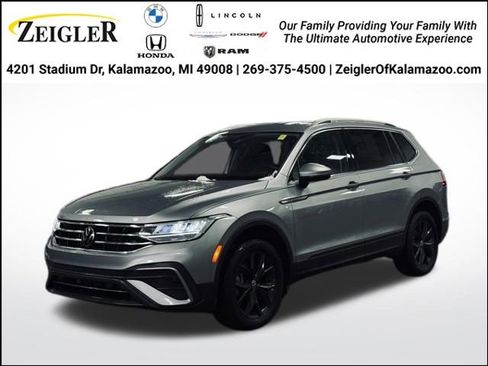 Used 2024 Volkswagen Tiguan SE image 1