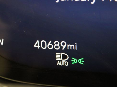 Used 2024 Buick Envision Preferred image 39