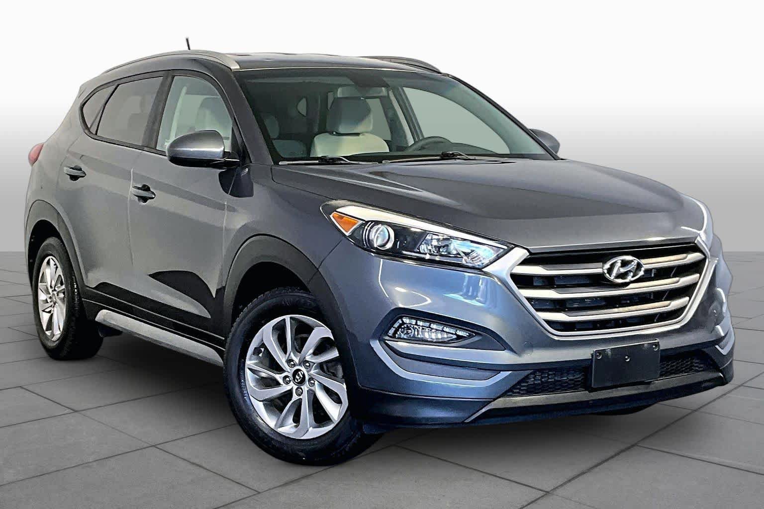 Used 2017 Hyundai Tucson SE w/ SE Popular Package 02 AWD/4WD image 3