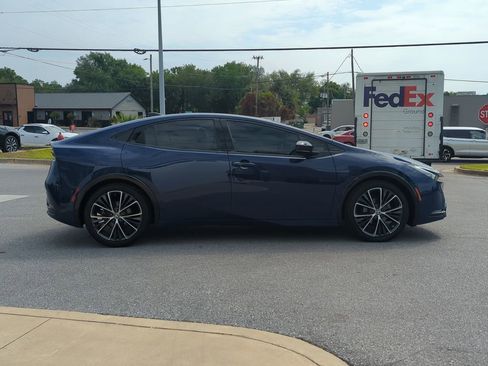 Used 2024 Toyota Prius Limited FWD image 8