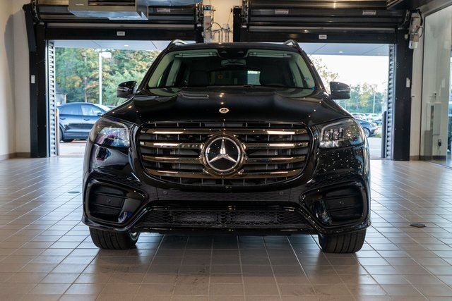 Certified 2026 Mercedes-Benz GLS 450 4MATIC image 2