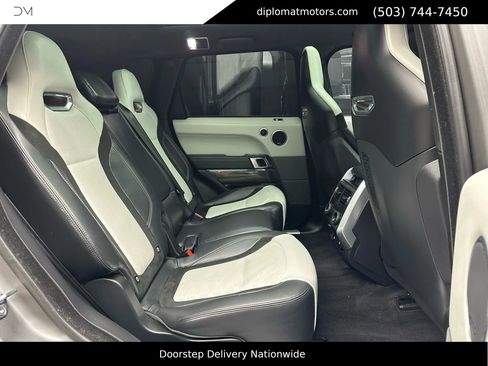 Used 2020 Land Rover Range Rover Sport SVR image 22
