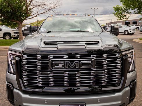Used 2025 GMC Sierra 3500 Denali Ultimate AWD/4WD image 5