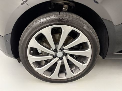 Certified 2025 Land Rover Range Rover Autobiography AWD/4WD image 32