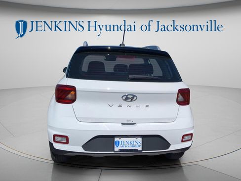 New 2025 Hyundai Venue Limited image 4