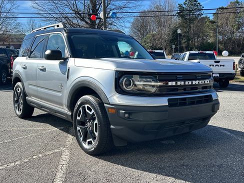 Used 2022 Ford Bronco Sport Outer Banks image 4
