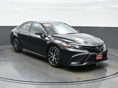 Used 2023 Toyota Camry SE FWD image 8