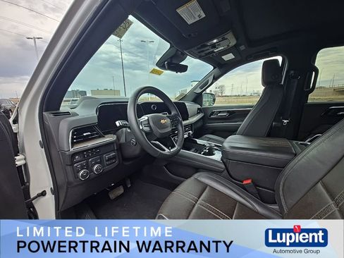 Used 2025 Chevrolet Suburban High Country w/ Sun And Tow Package image 11