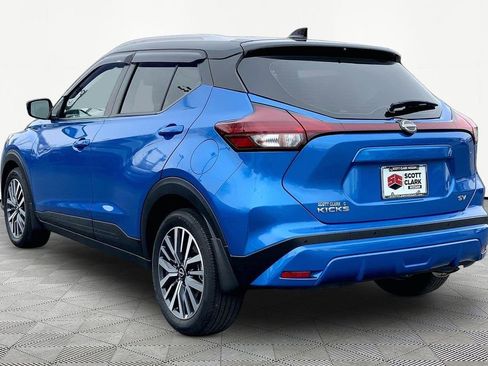 Used 2023 Nissan Kicks SV image 4