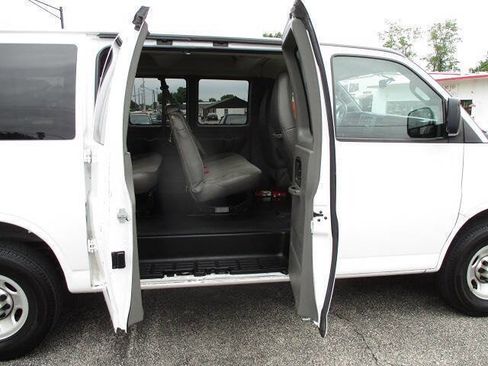 Used 2020 Chevrolet Express 2500 LS w/ Driver Convenience Package RWD image 22