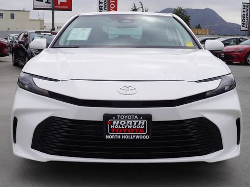 Used 2025 Toyota Camry LE FWD image 3