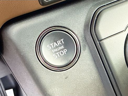 New 2026 Land Rover Defender 110 X-Dynamic SE AWD/4WD image 34