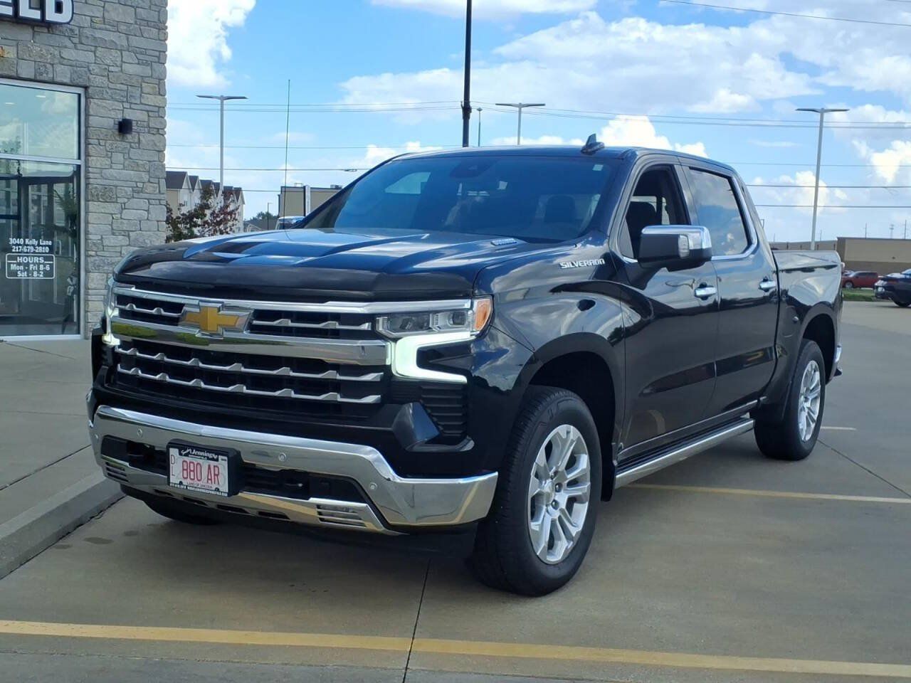 Used 2024 Chevrolet Silverado 1500 LTZ w/ LTZ Convenience Package II AWD/4WD image 2