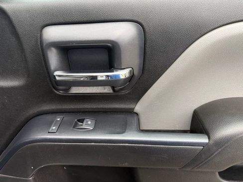 Used 2018 Chevrolet Silverado 1500 Custom RWD image 19