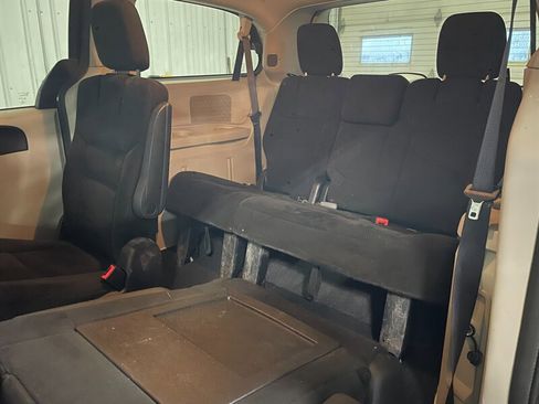 Used 2015 Dodge Grand Caravan SE w/ Quick Order Package 29E SE image 15