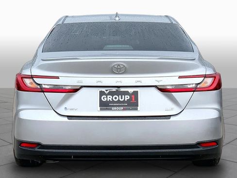 Used 2025 Toyota Camry LE w/ Convenience Package image 5