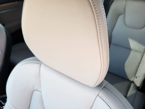 New 2026 Volvo XC90 T8 Ultra w/ Protection Package Premier image 5