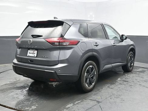 Used 2024 Nissan Rogue SV AWD/4WD image 6