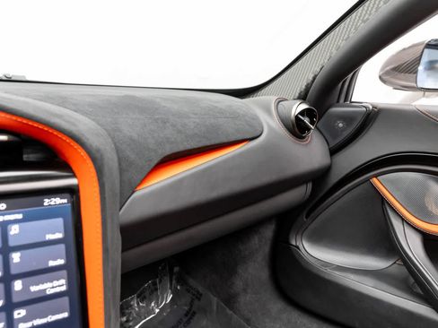 Used 2022 McLaren 720S Spider image 30