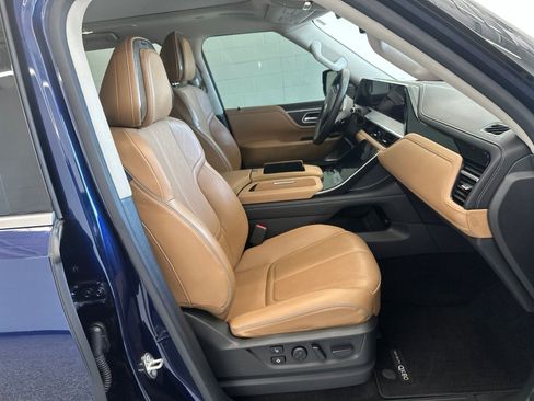 Used 2025 INFINITI QX80 Sensory AWD/4WD image 13